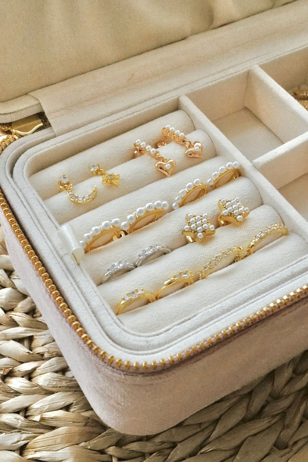 EB0A996D-BE9D-4F2C-9048-CF041D9FC794