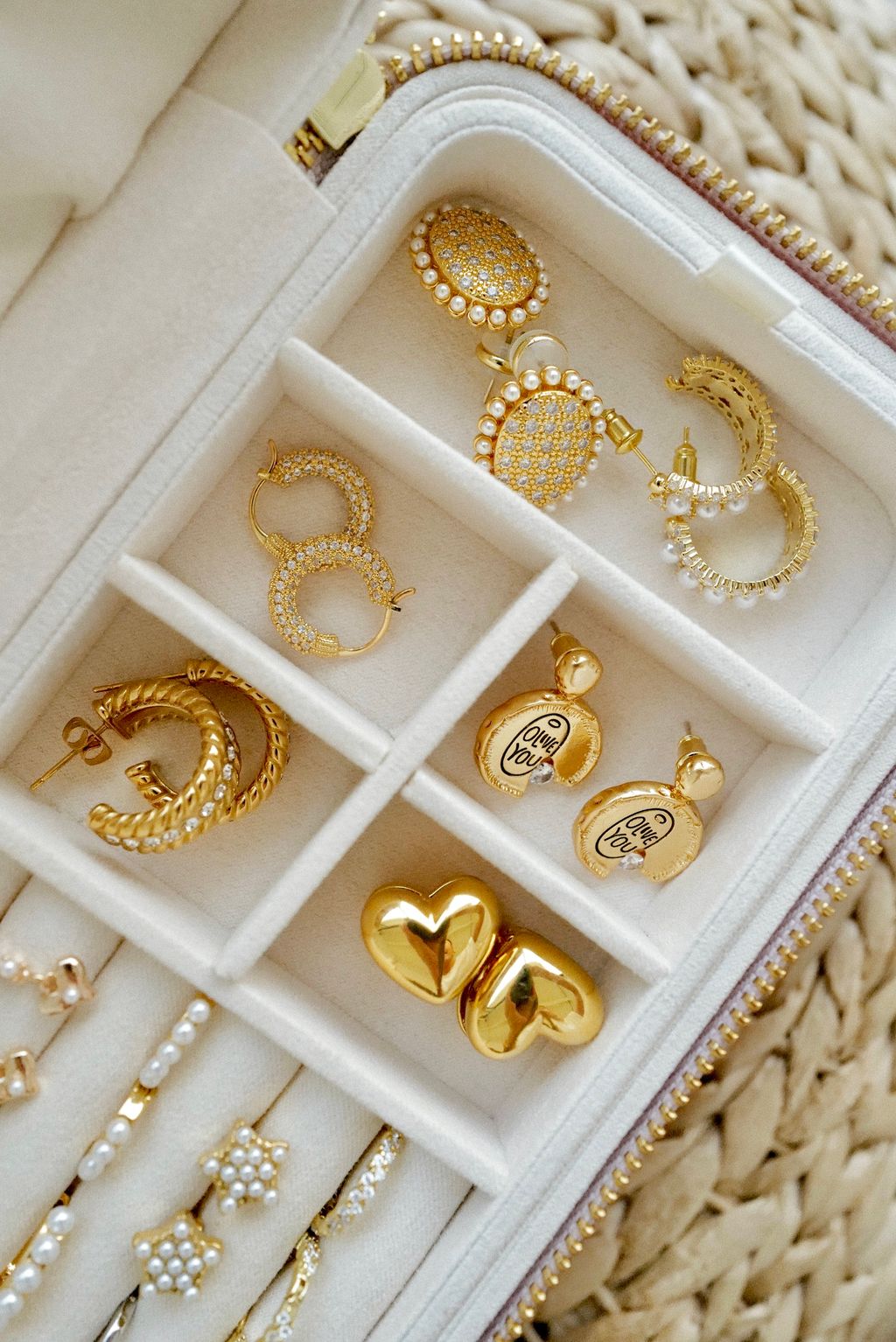 2BC48FAA-1680-419F-97EC-4A1D6D125E9F