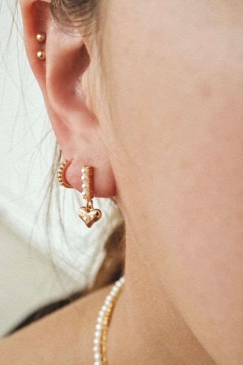 6F78147C-885F-4BA8-A832-45F12377F3FD