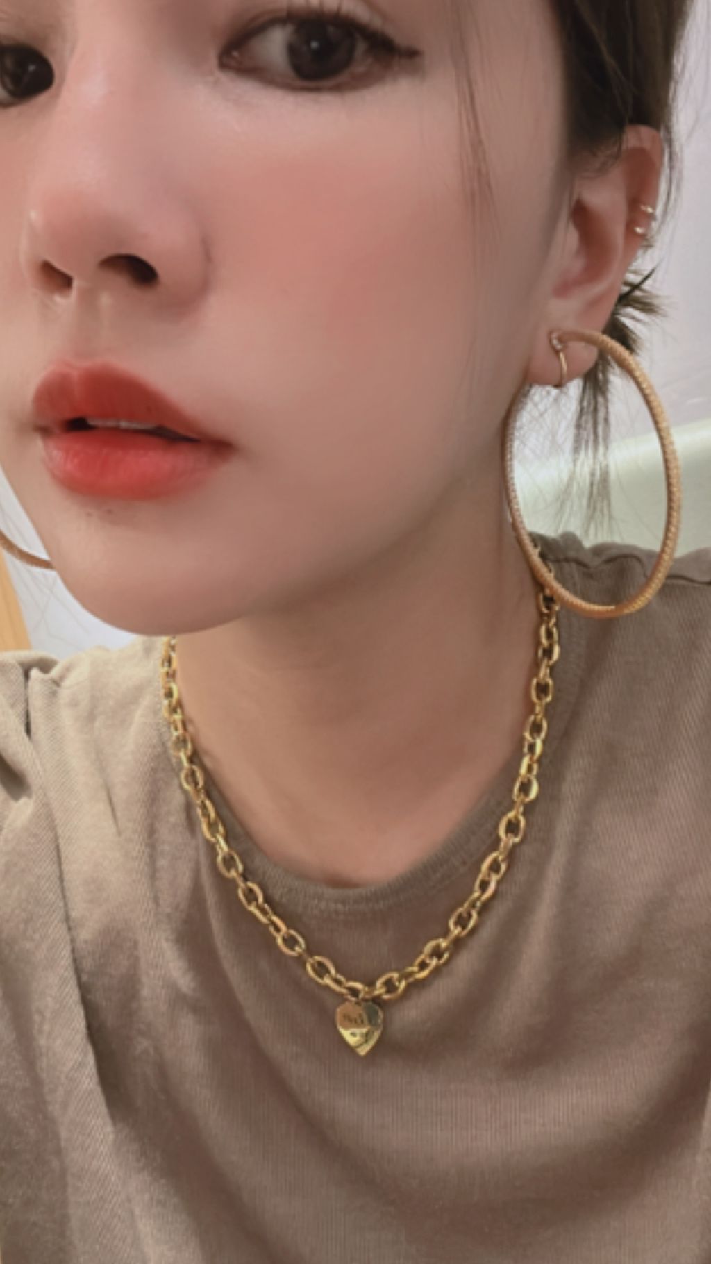 8D67E8DB-5A76-4B75-B650-D2B330DE7BCC