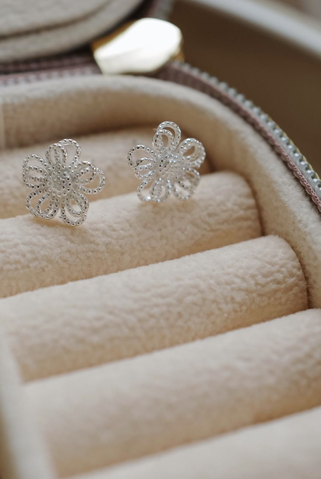 L1220810-1762624114706