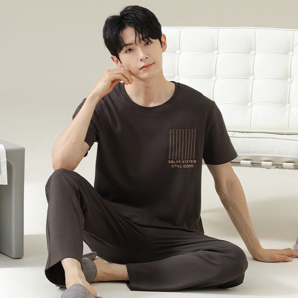 1760521252042-1858022706