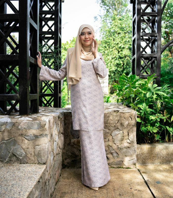 Kurung Haniya (Off White) 1