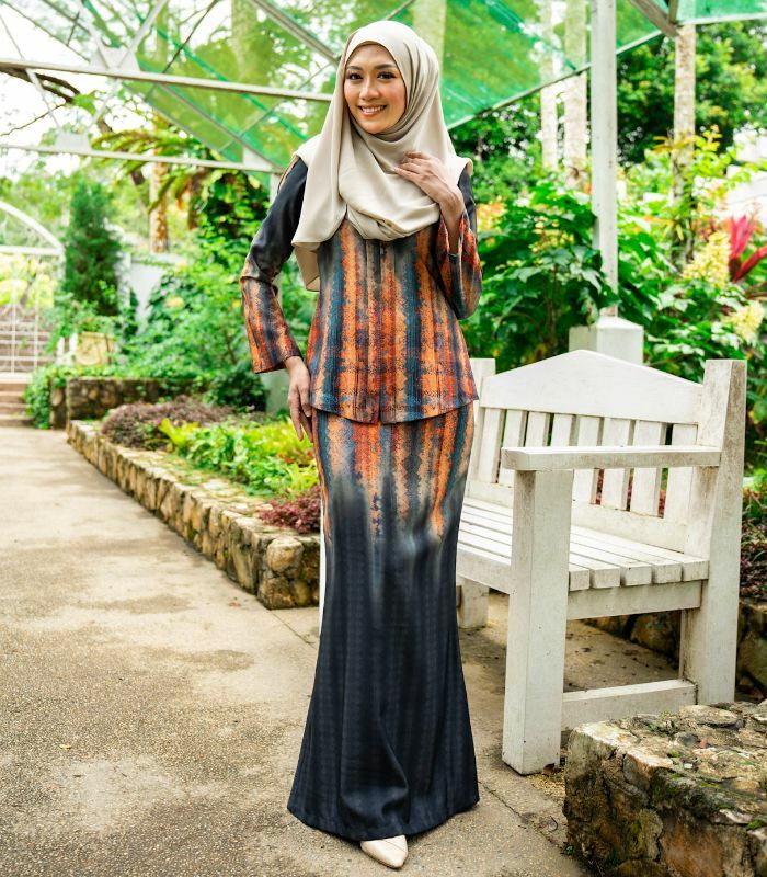 Siddiqa Kebaya (Charcoal Grey)