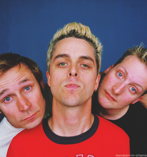 將失落與不安轉化成音樂靈魂：Green Day 的 American Idiot 專輯剖析！