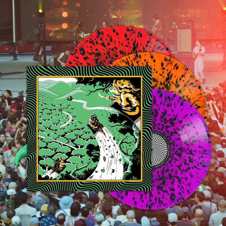 King Gizzard And The Lizard Wizard - Live At Forest Hills Stadium '25 【三折式封套｜霓虹潑墨彩膠】（黑膠唱片 3LP） 封面