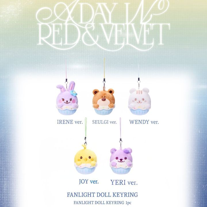 RED VELVET - FANCON : A DAY IN RED & VELVET 【FANLIGHT DOLL KEYRING 手燈吊飾娃娃】（官方周邊） 封面
