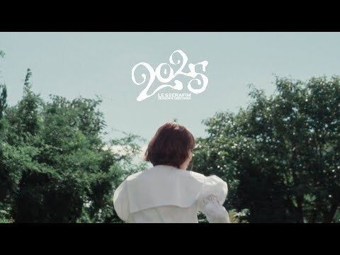 LE SSERAFIM - 2025 Season's Greetings（年曆｜官方周邊） 內頁 2