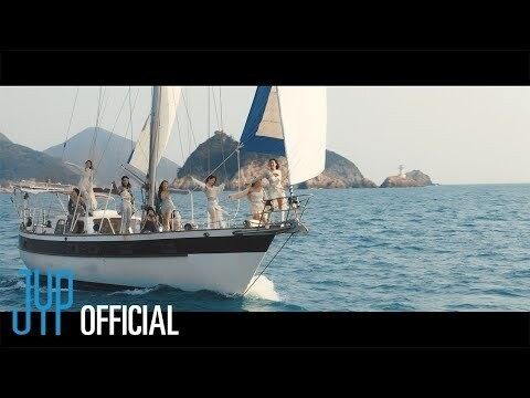 TWICE- With You-th ( Photobook 版｜CD ) 內頁 2