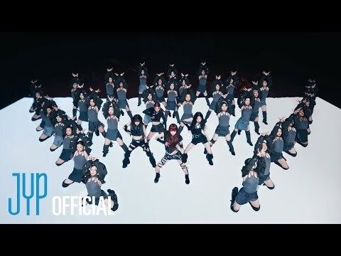 ITZY - Born To Be ( Photobook 一般版｜CD ) 內頁 2