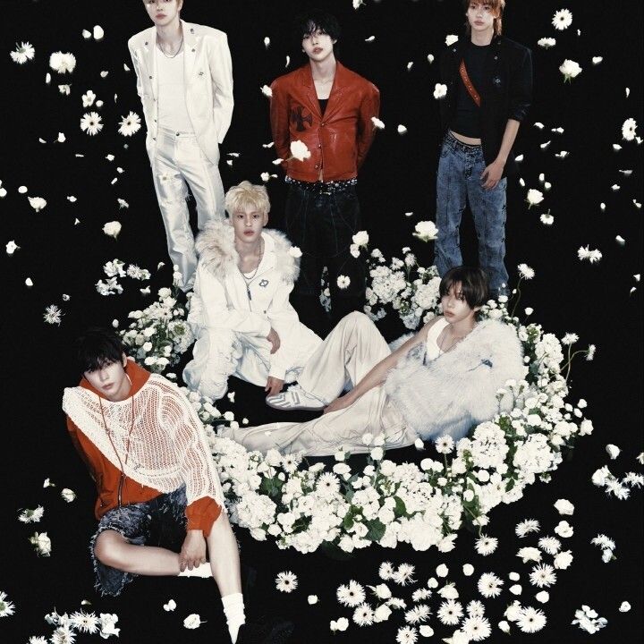 TMRW MAGAZINE ISSUE 56 封面人物：RIIZE（英國雜誌） 內頁 1