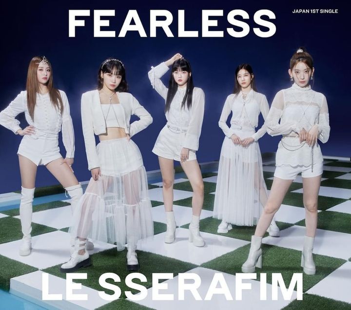 LE SSERAFIM - Fearless 日本版（限量版｜相冊 + CD） 封面