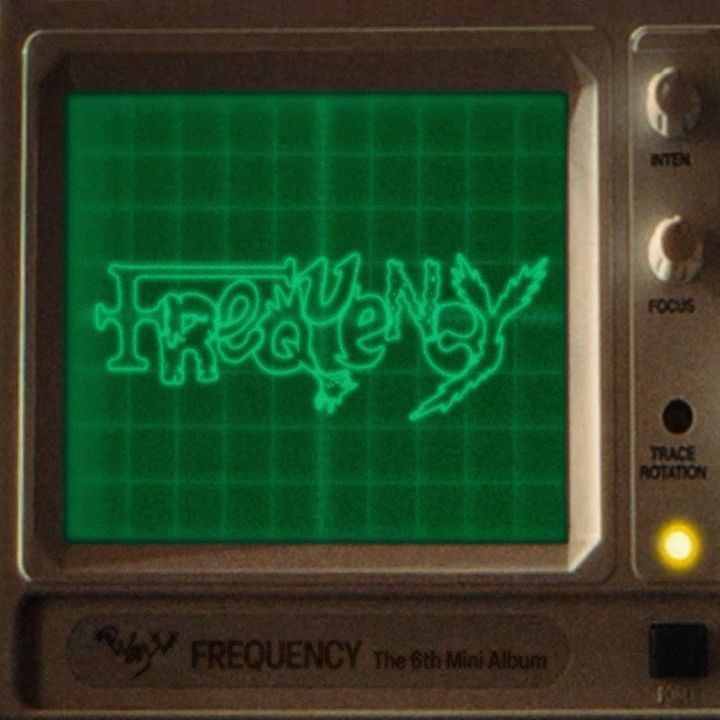 威神V WayV - 迷你六輯: Frequency（Photobook 版｜CD） 封面