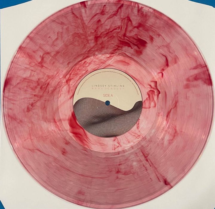 Lindsey Stirling- Brave Enough （限量紅膠｜黑膠唱片 LP） 內頁 1