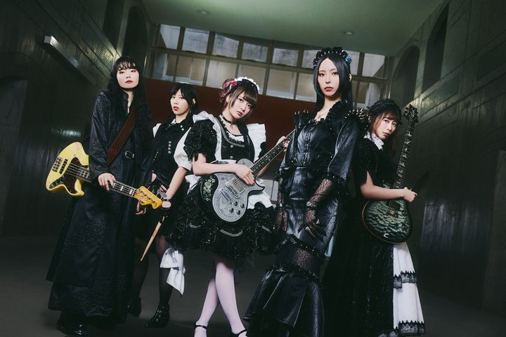 BAND-MAID - Unleash 【透明藍色彩膠】（黑膠唱片 LP） 內頁 1
