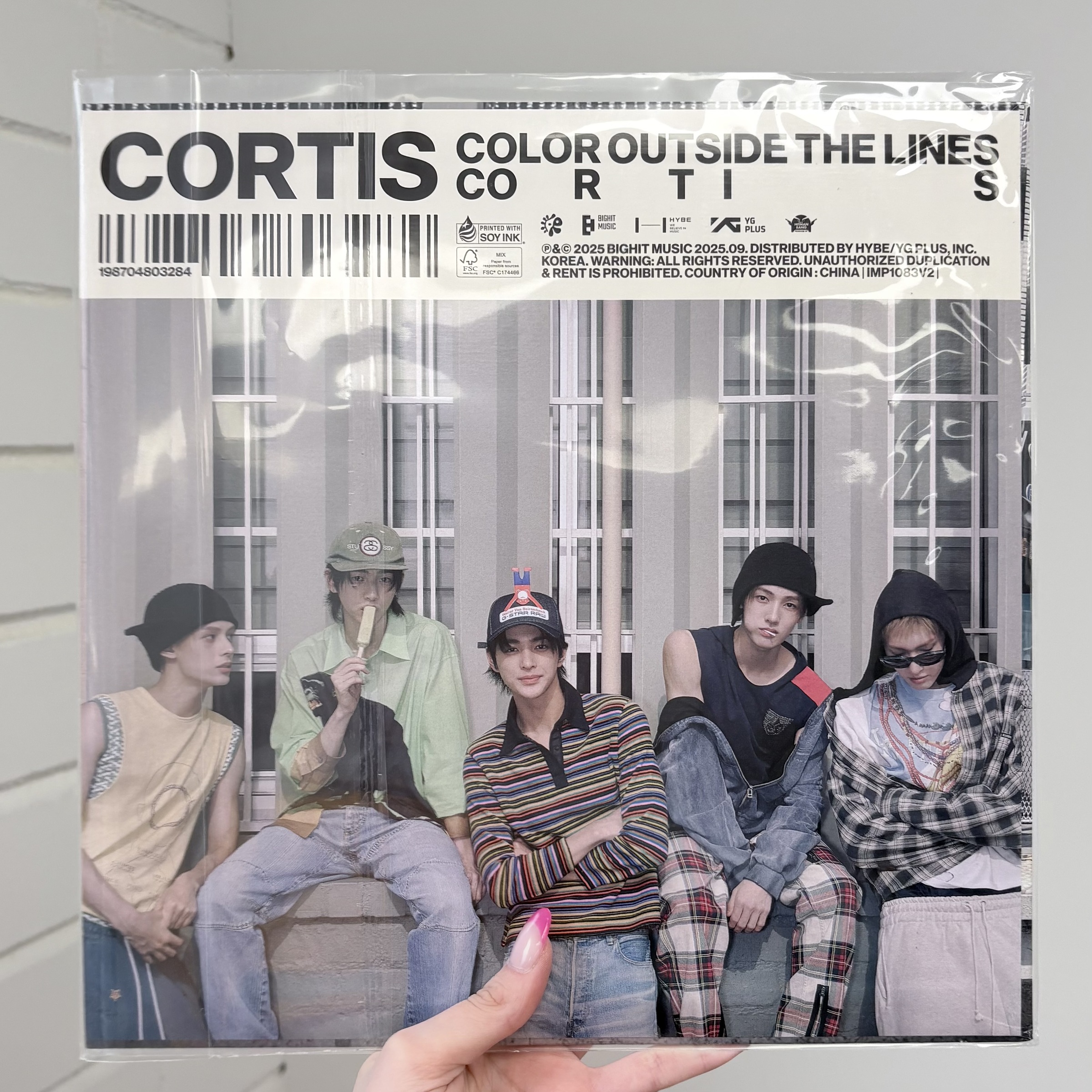 CORTIS - 正規一輯：Color Outside The Lines【沙色彩膠｜美國原裝進口