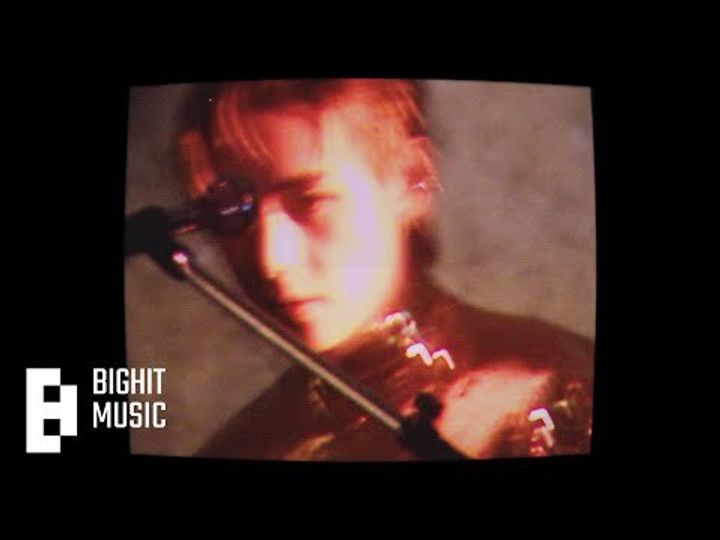 金泰亨 V (BTS) - Layover（CD） 內頁 1