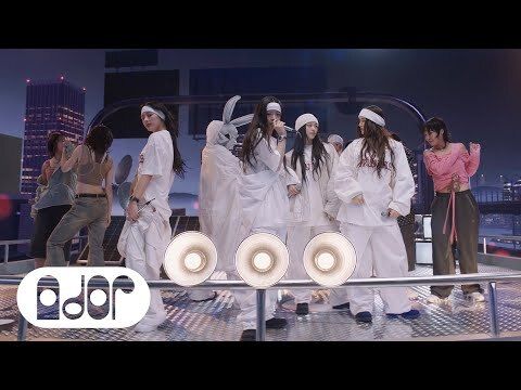 NewJeans - Supernatural 村上隆聯名日本專輯（Drawstring 束口包版｜CD） 內頁 1