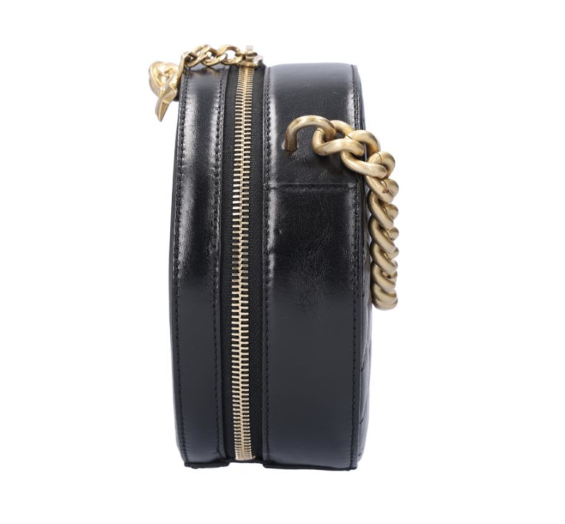 CHANEL 香奈兒 黑色皮革圓餅包 金扣 A919463