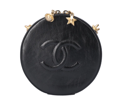 CHANEL 香奈兒 黑色皮革圓餅包 金扣 A919460