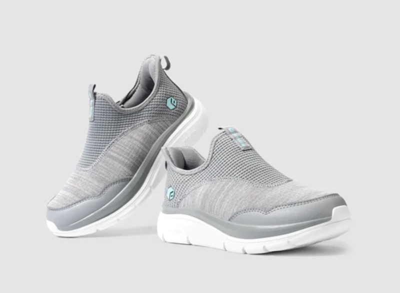 Cloud Walker Slip-On V10灰色3