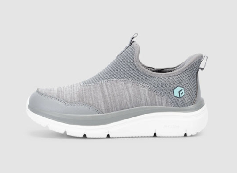 Cloud Walker Slip-On V10灰色1