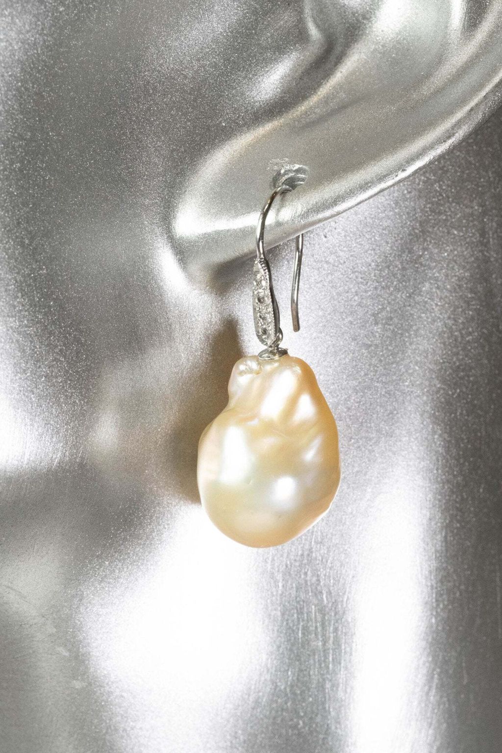 freshwater-baroque-pearl-earrings-839437
