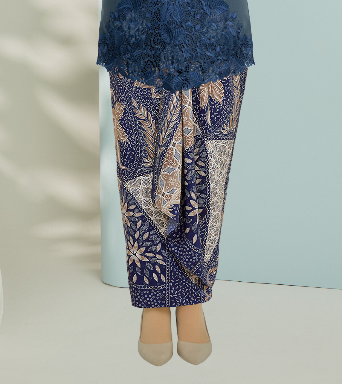 KEBAYA SAFWA X PARIO QASEH BLUE (1)