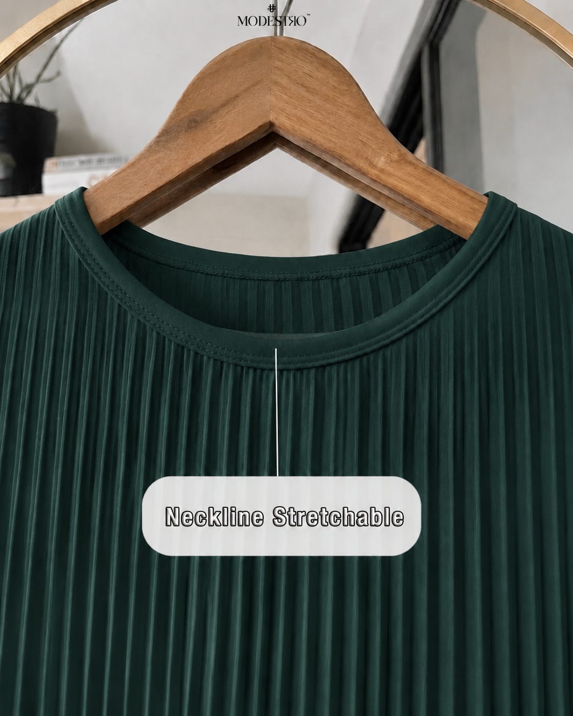 emerald closeup neck