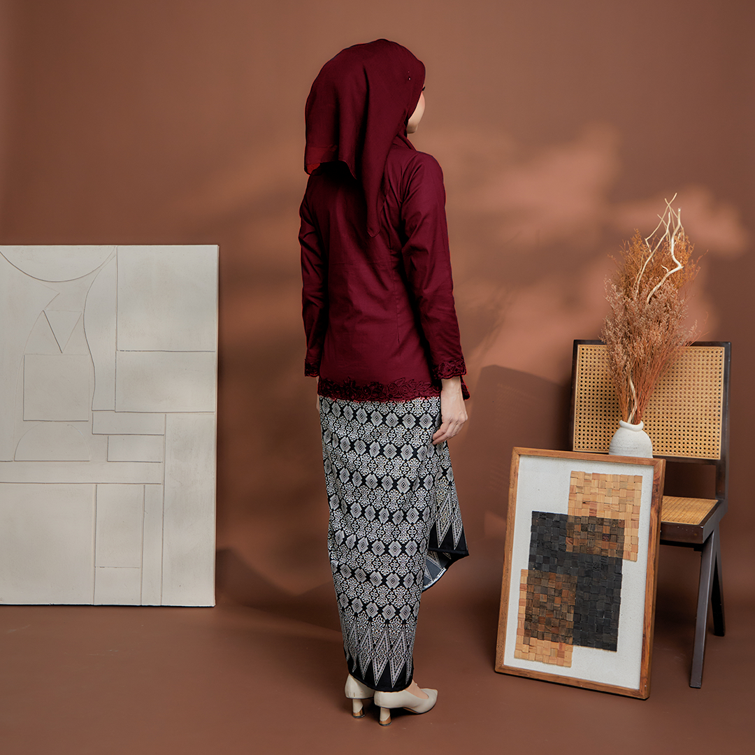 MAHSURI_W_BURGUNDY(BACK)