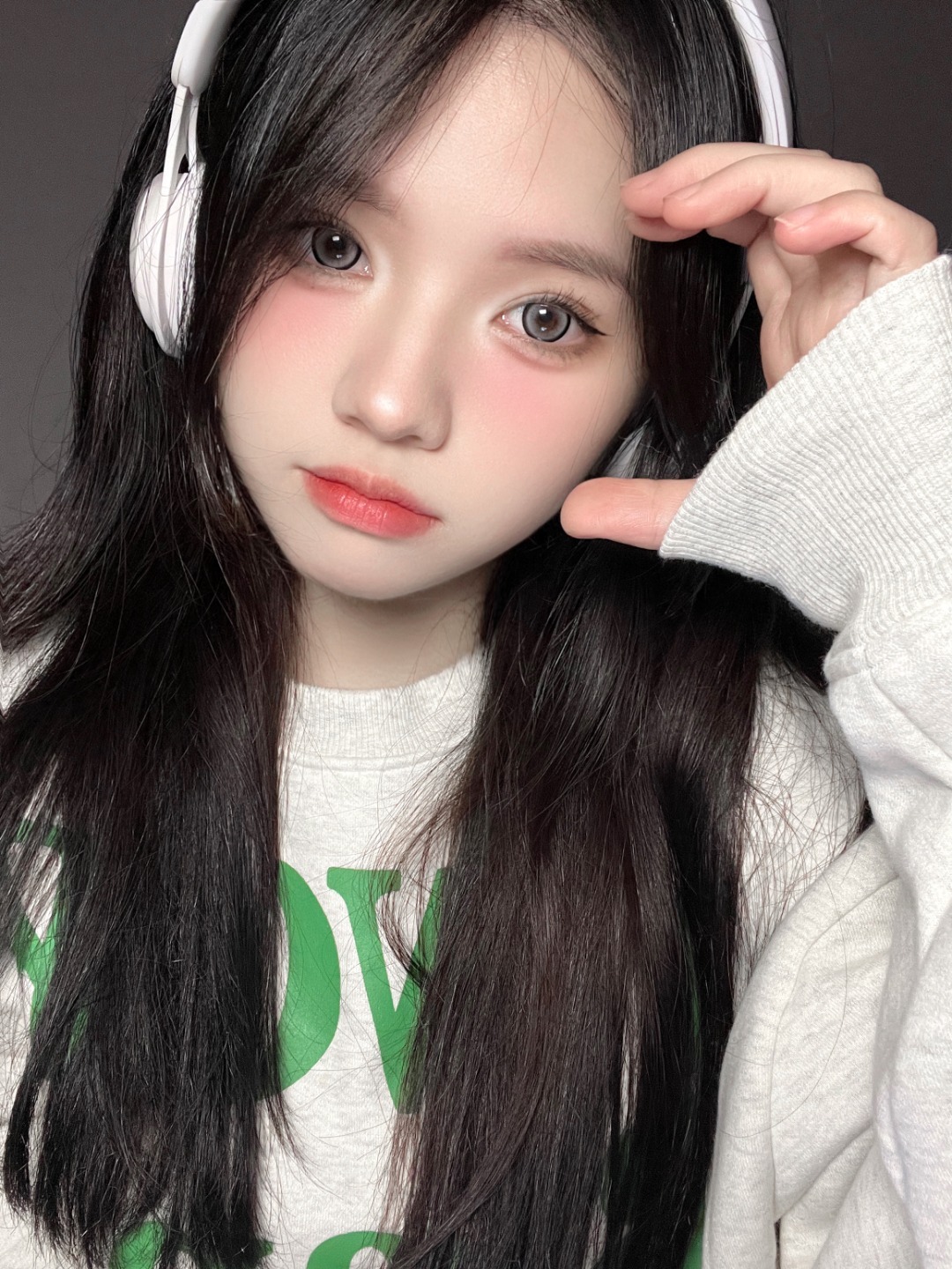 1702136228133