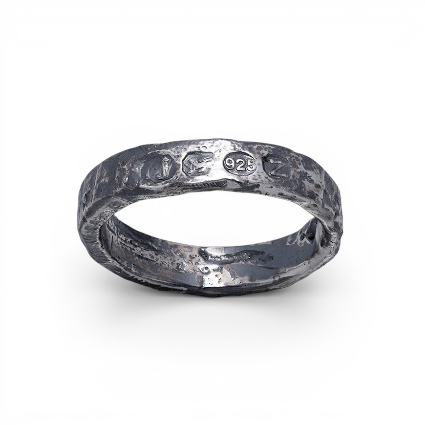 5mm hallmarks ring - black (1)