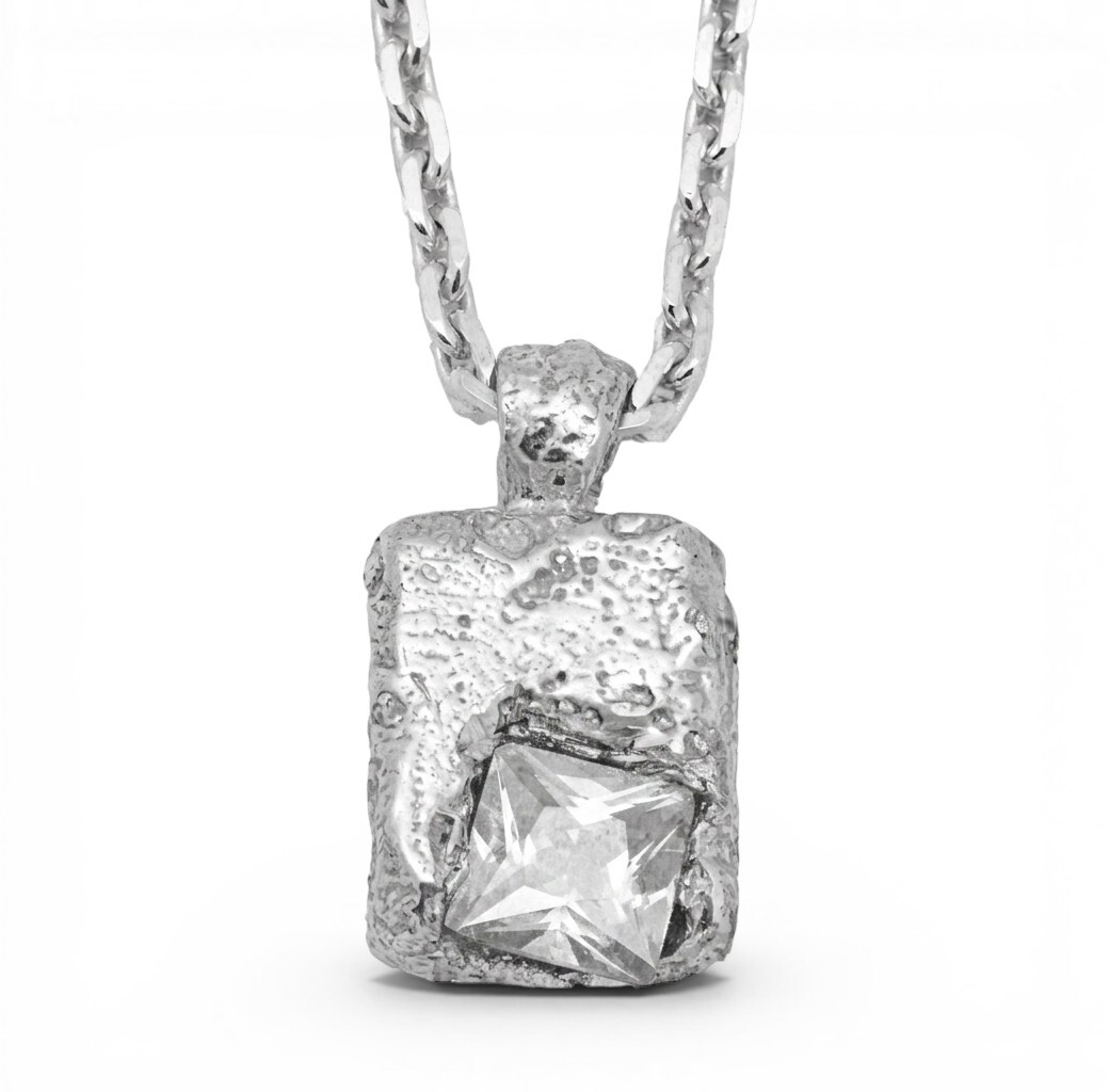 Gonimos Pendant - White