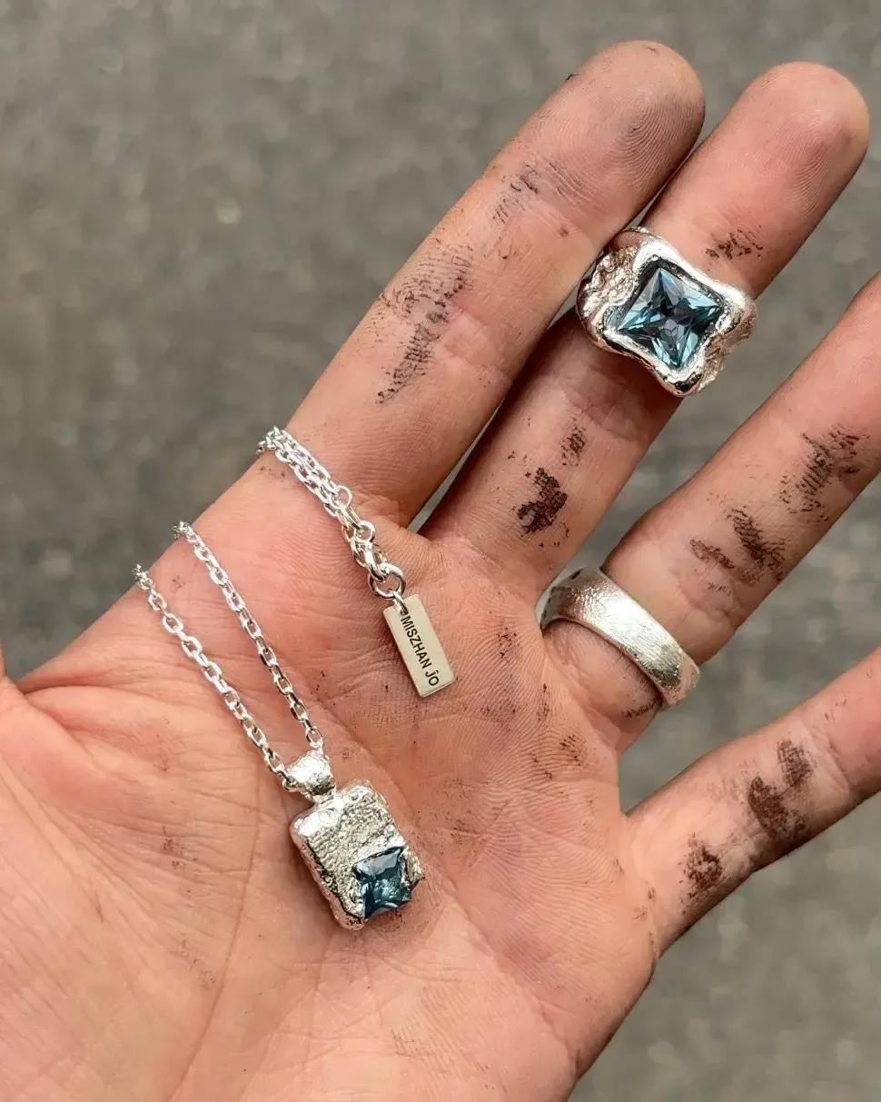 4928035C-6E16-458A-BB99-ED3FDC47D6F1