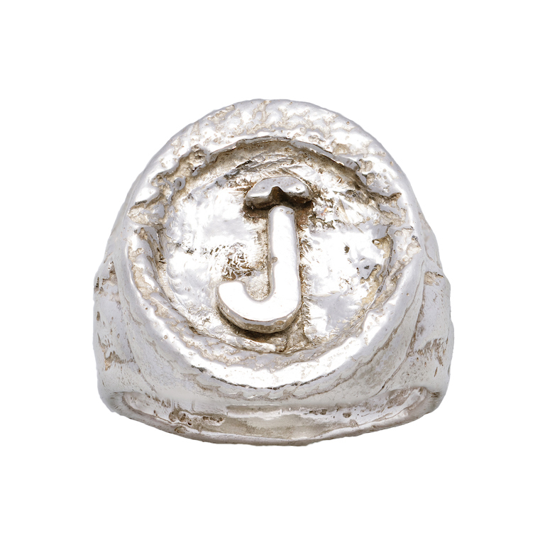 Ĵ signet ring