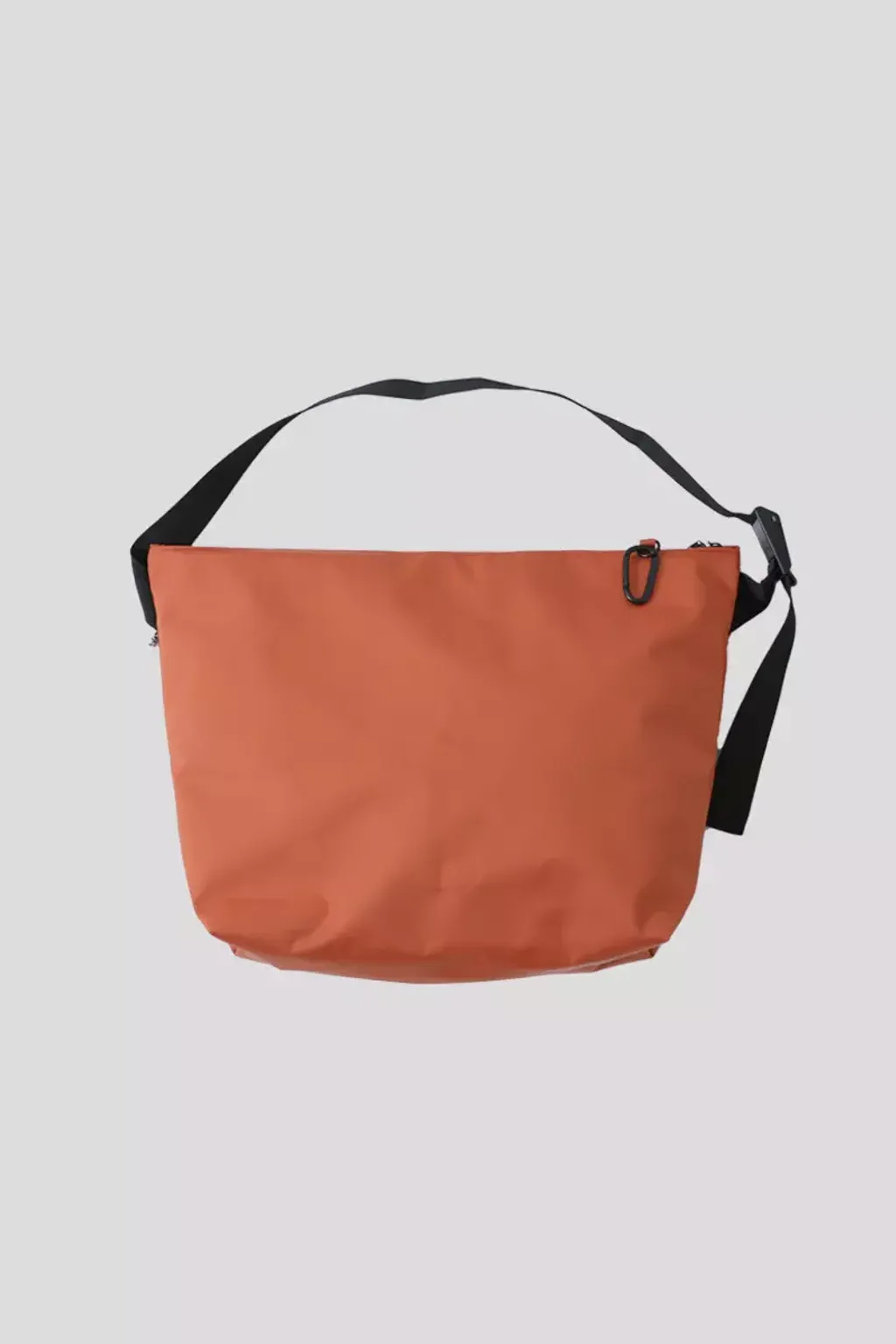 meltum NYLON MESSENGER BAG / 簡約防水尼龍郵差包– day tripper