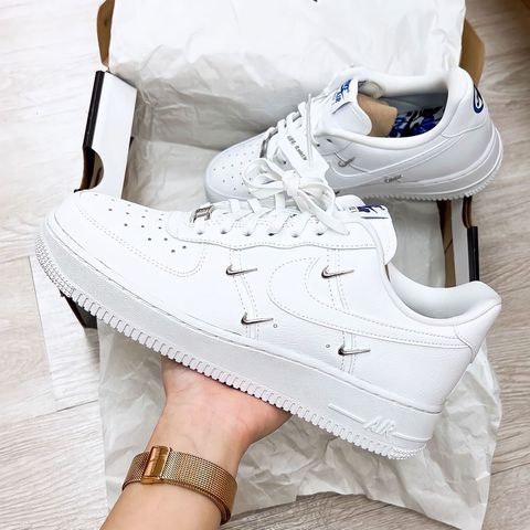 NIKE AIR FORCE 1 LX 小銀勾炫雅著用款– FUNNYEN404