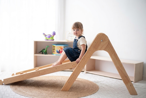 Pikler triangle and slide