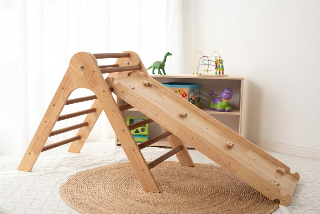 Pikler triangle and slide