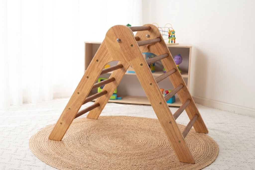 Pikler triangle and slide