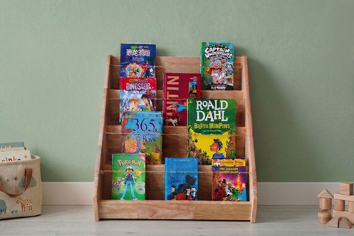 Montessori front facing bookshelf
