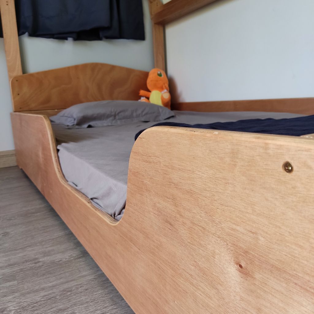 Unicraft Montessori flippable floor bed