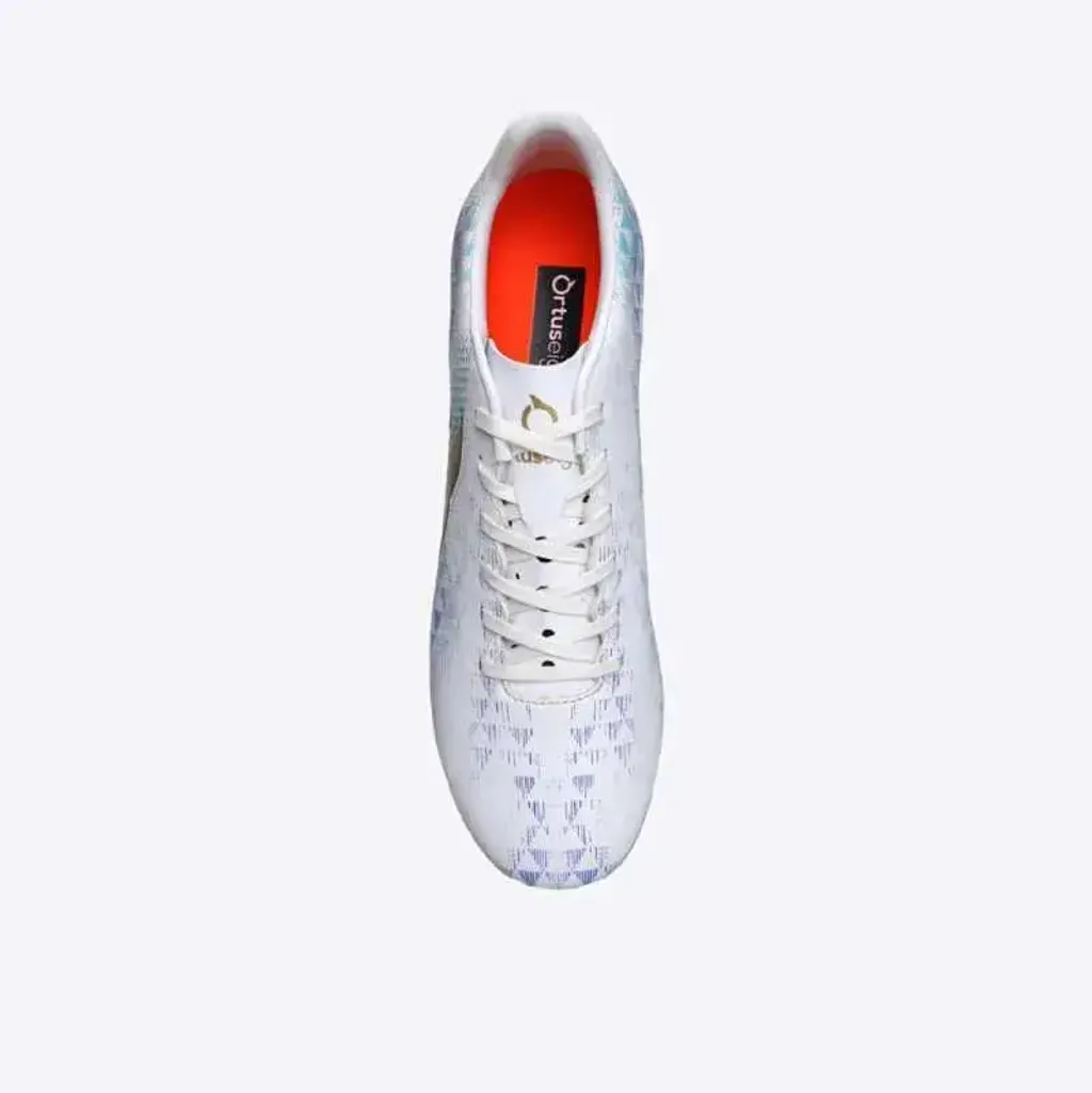 brd-19594_ortuseight-sepatu-sepak-bola-catalyst-trident-fg-white-camo_full04-58d0fd0f