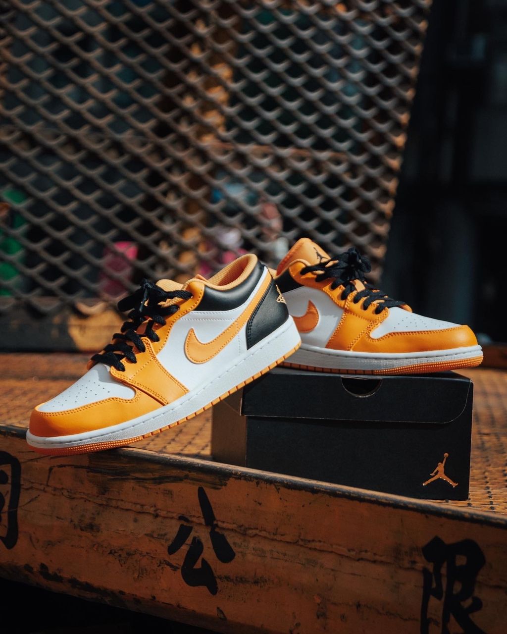 NIKE AIR JORDAN 1 LOW TAXI 計程車 黃黑 553558-701