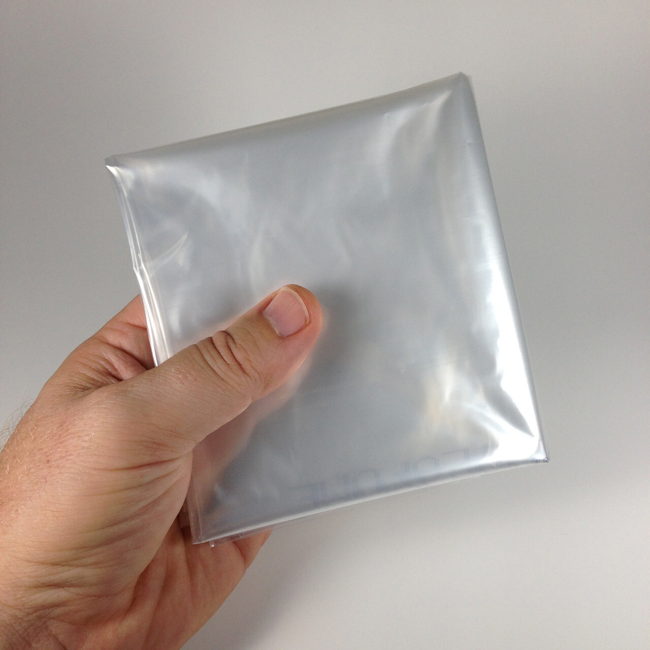 Nylofume-Pack-Liner-In-Hand__19892