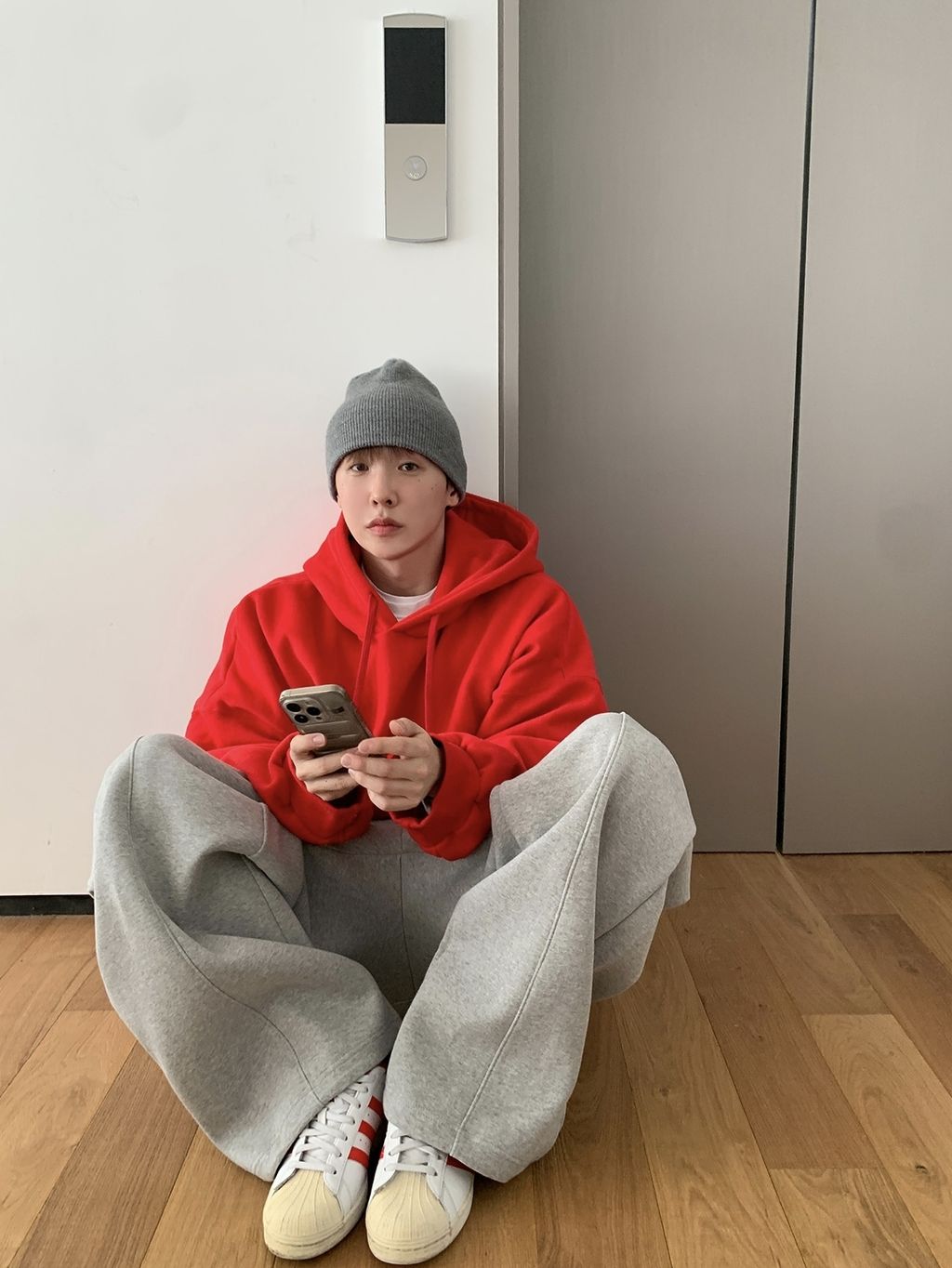 LINE_ALBUM_30_241003_243