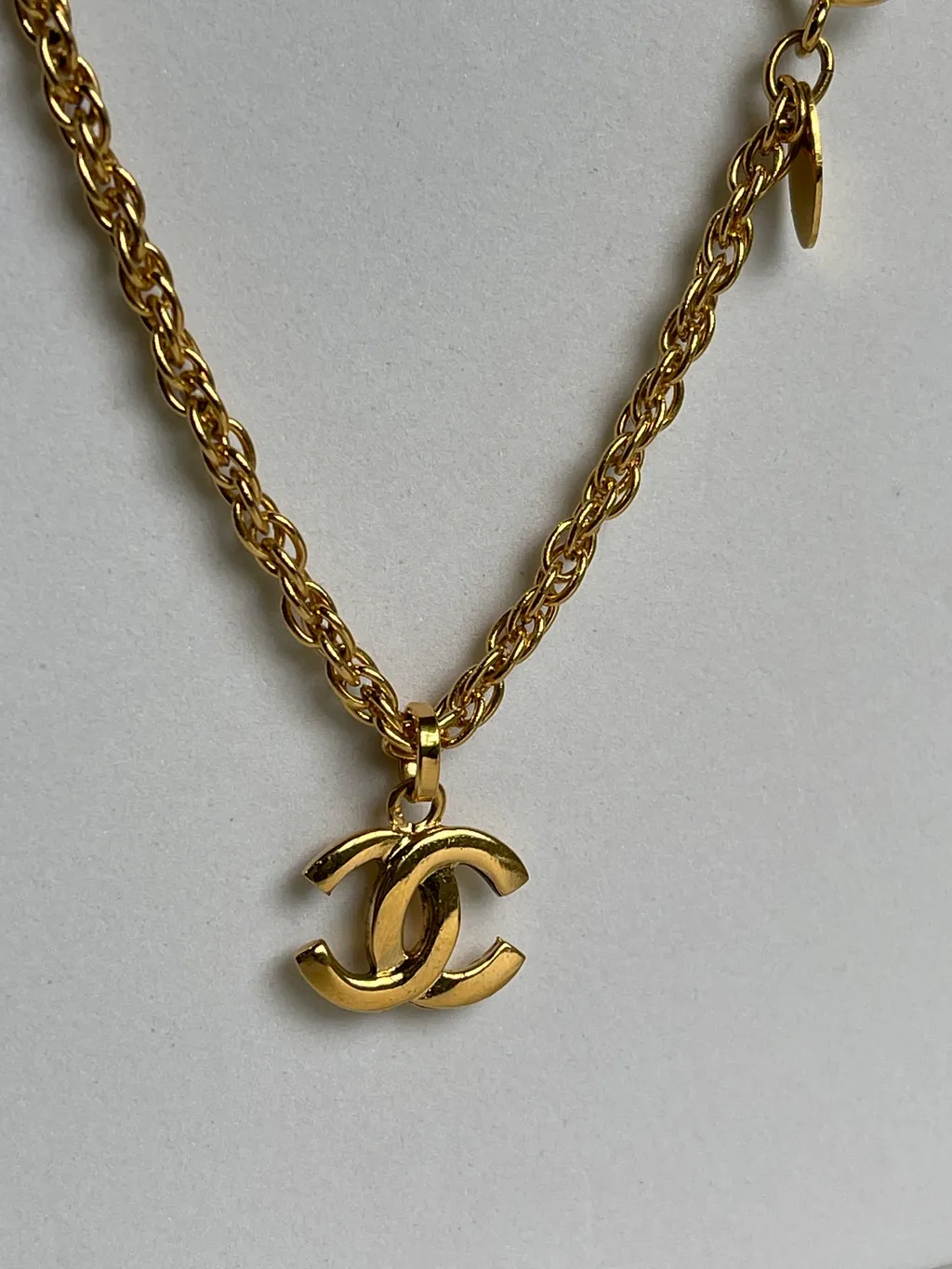■VINTAGE HOLLYWOOD■ Classic Chain Necklace VH24NNNE174M Vintage Chanel classic CC gold necklace – Livz Vintage
