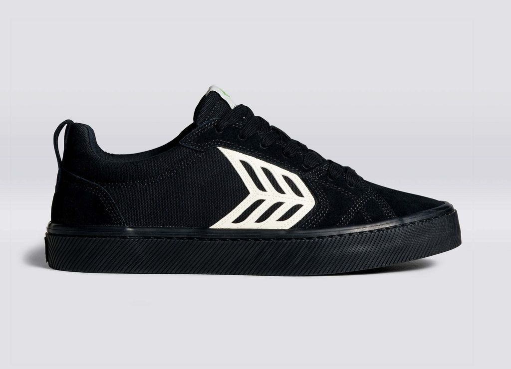 catiba-pro-all-black-sneaker-canvas.slideshow1.jpg